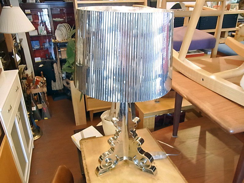 ◇ Kartell/カルテル社 BOURGIE ブルジー　デザイン：フェルチョ・ラヴィアーニ　 デスクランプ　シルバー　参考価格 67824円