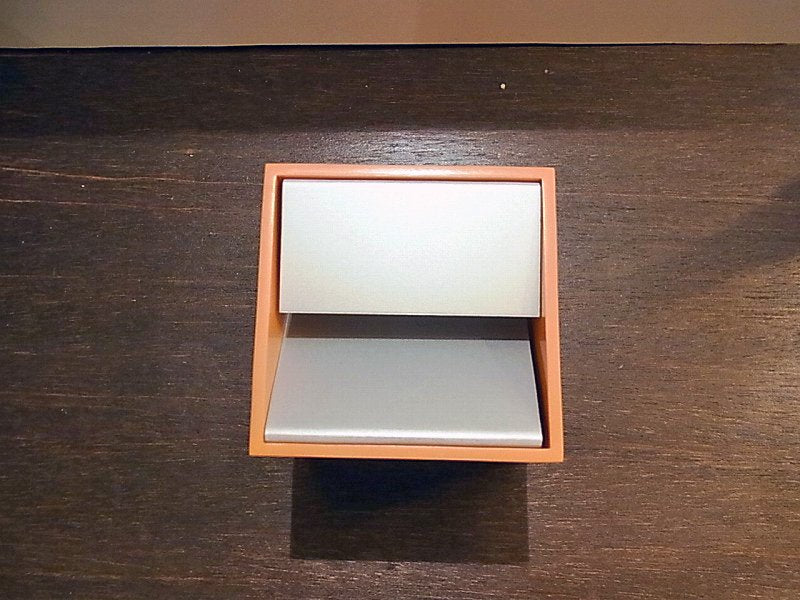 ◇ DANESE/ダネーゼ　CUBO 灰皿　オレンジ　イタリア　未使用品　参考価格11,340円　Lサイズ