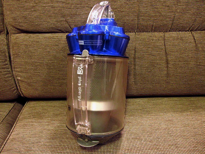 ★ イギリス dyson / ダイソン 『 DC12 / サイクロンクリーナー 』 紙パック不用 コード式掃除機