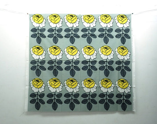 ●マリメッコ/marimekko　 ファブリック　”MAALAISRUUSU”　136×129cm　廃番カラー　グレーｘイエロー