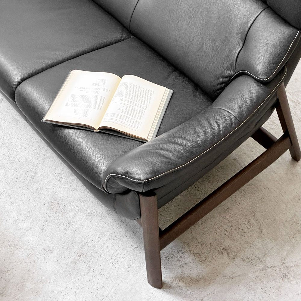 カリモク karimoku ZU6203 3シーター ソファ ハイバック 本革 ブラック オーク材 モカブラウン W194cm 定価￥420,200- ●