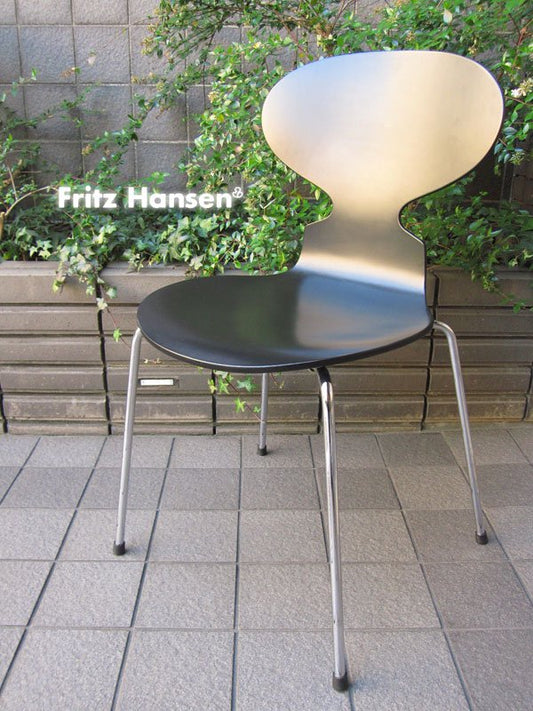 デンマーク Fritz Hansen / フリッツ・ハンセン ★ Arne Jacobsen / アルネ・ヤコブセンデザイン ★ 『 Ant Chair / アントチェア （ Black ） 』