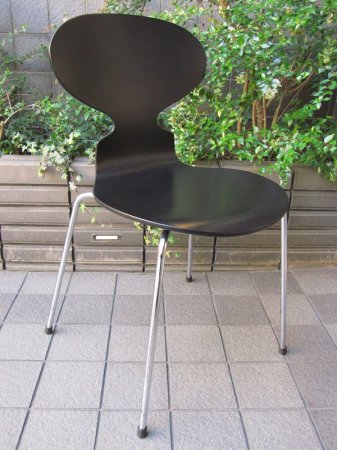 デンマーク Fritz Hansen / フリッツ・ハンセン ★ Arne Jacobsen / アルネ・ヤコブセンデザイン ★ 『 Ant Chair / アントチェア （ Black ） 』