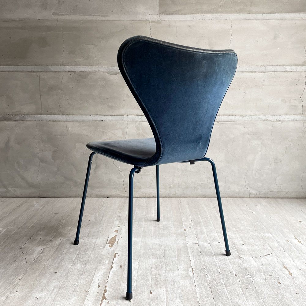 フリッツハンセン Fritz Hansen 3107 セブンチェア フルパティング ベルベット生地 ミッドナイトブルー アルネ・ヤコブセン デンマーク 北欧家具 A ♪