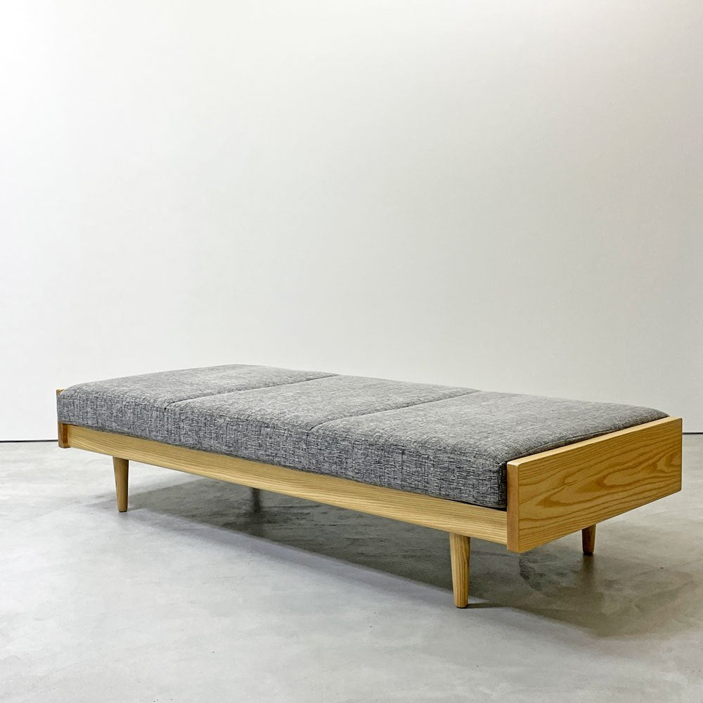 グラフ graf × 相合家具 SOGO adシリーズ デイベッドベンチ Day bed bench ホワイトアッシュ材 グレー系 ファブリック W171cm ●