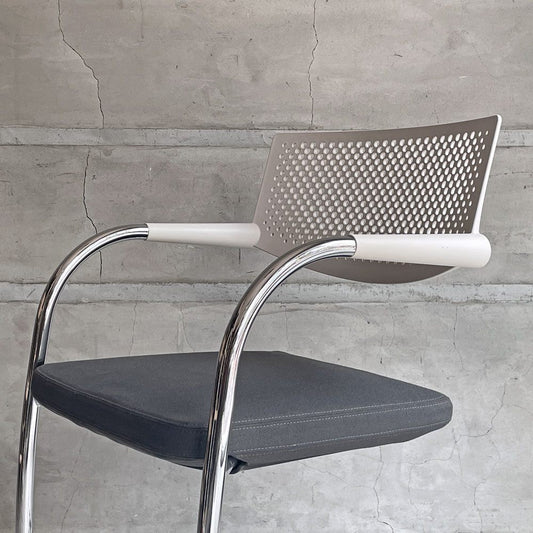 ヴィトラ vitra ビザビ2 Visavis2 アームチェア デスクチェア ホワイト/グレー カンティレバー スタッキング可能 アントニオ・チッテリオ D ♪