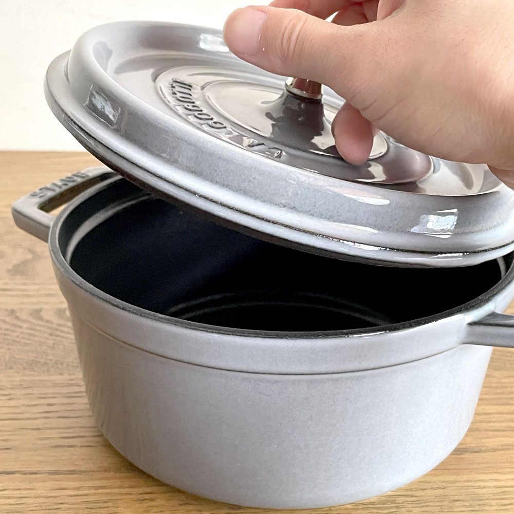 ストウブ Staub ピコ ココット ラウンド 両手鍋 ホーロー鍋 グレー 18cm フランス製 箱付き 美品 ■