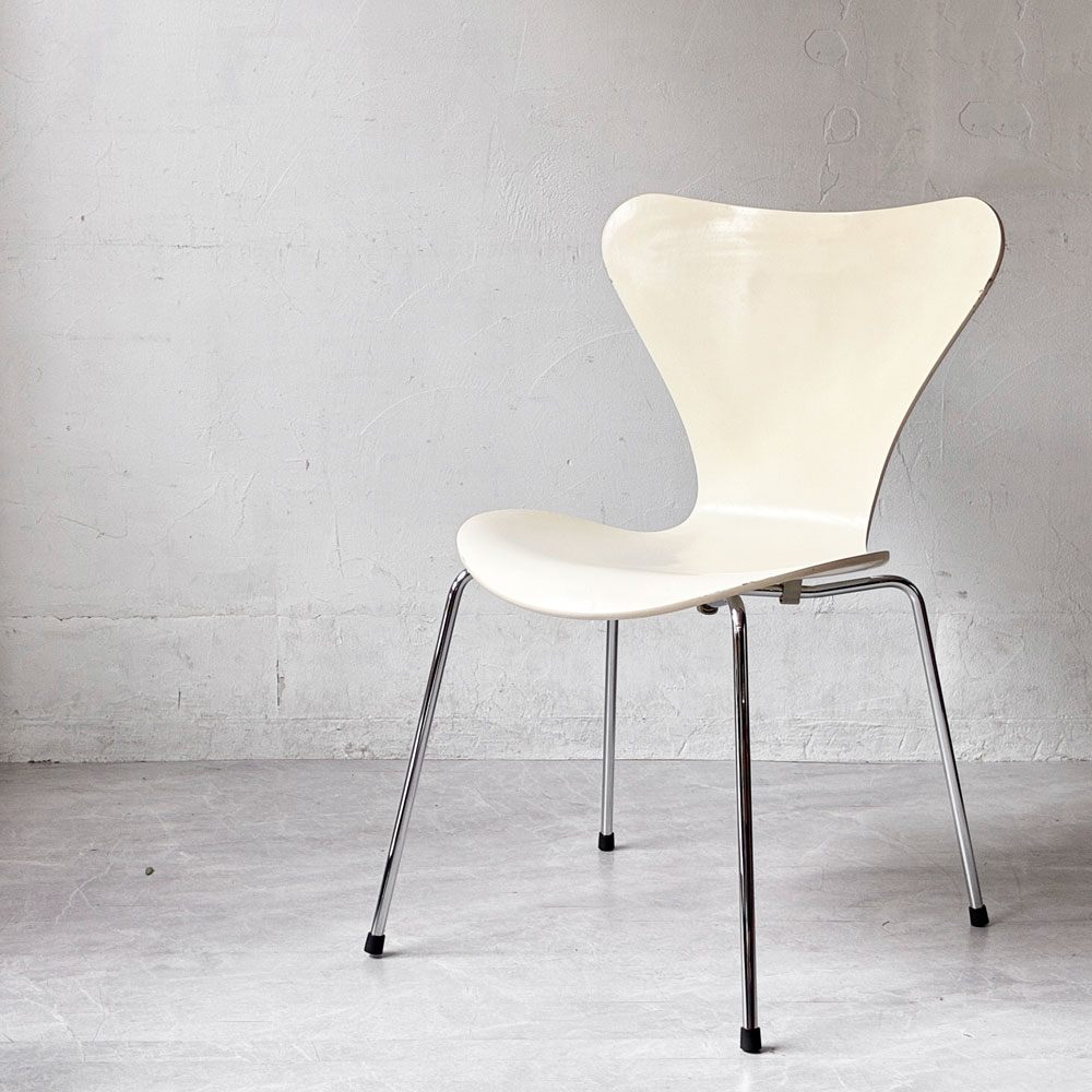 フリッツハンセン Fritz Hansen 3107 セブンチェア ホワイト ラッカー仕上げ スタッキング アルネ・ヤコブセン デンマーク 北欧家具 B ★