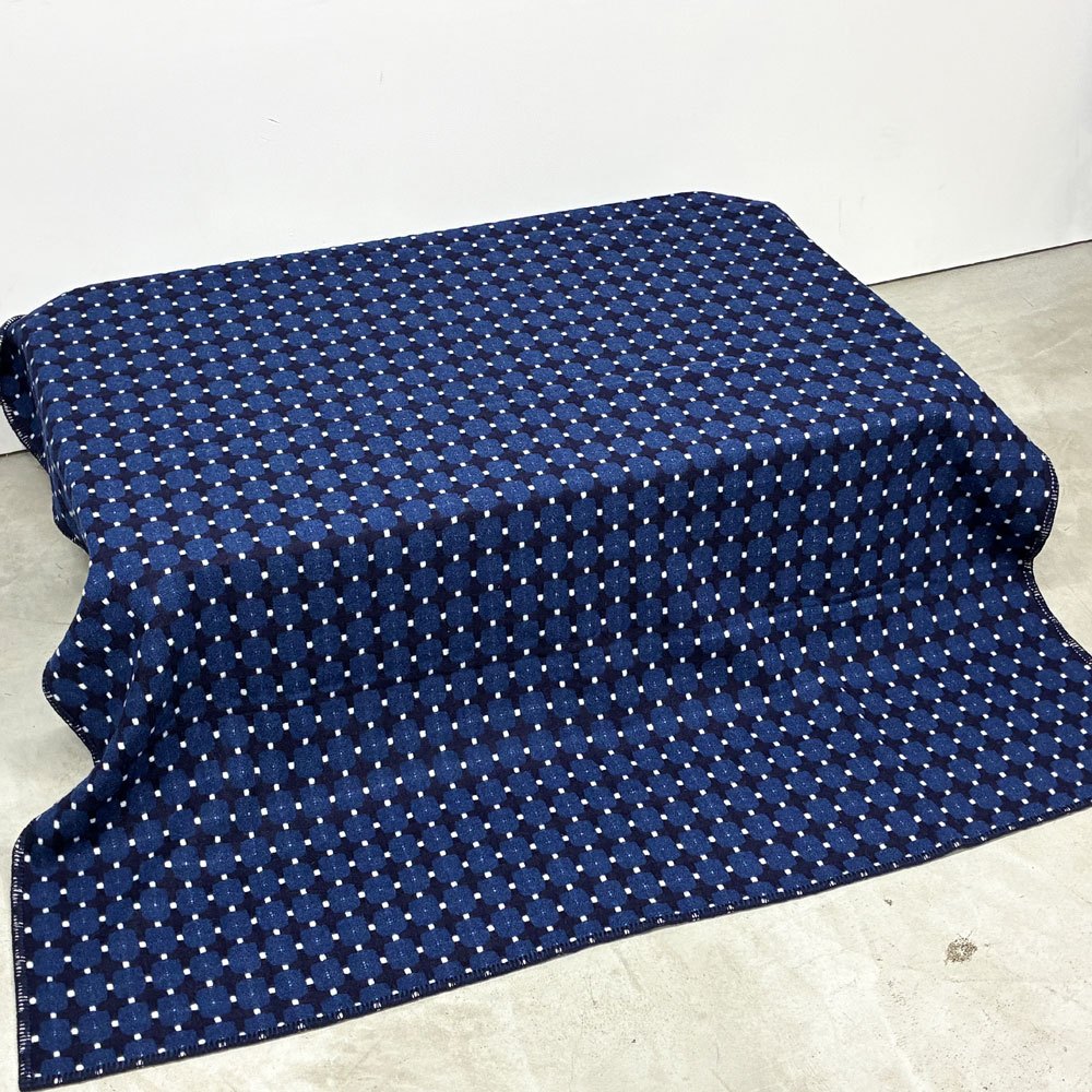 エレノア・プリチャード Eleanor Pritchard 525 LINE ホワイト × ブルー ブランケット 150×180cm イギリス 展示品 ◎