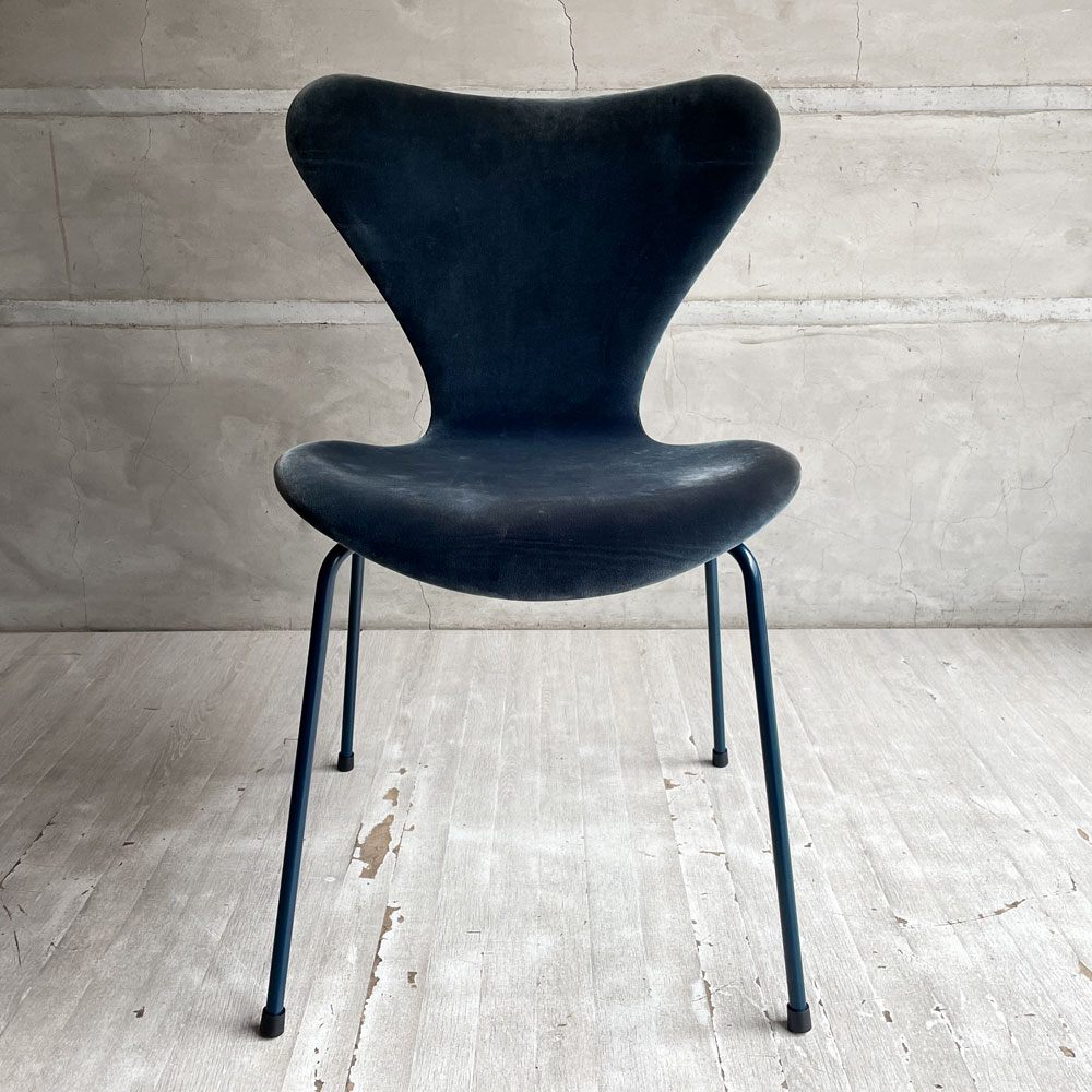 フリッツハンセン Fritz Hansen 3107 セブンチェア フルパティング ベルベット生地 ミッドナイトブルー アルネ・ヤコブセン デンマーク 北欧家具 B ♪