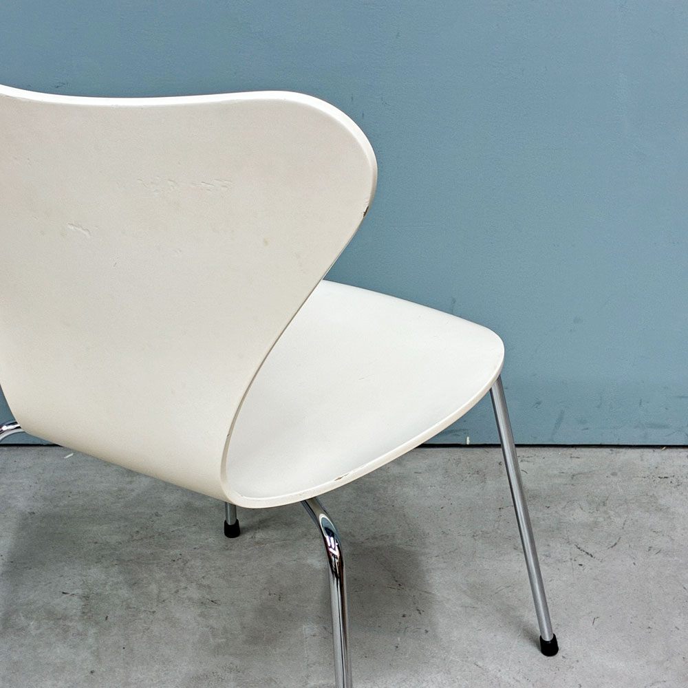 フリッツハンセン Fritz Hansen 3107 セブンチェア ホワイト ラッカー仕上げ スタッキング アルネ・ヤコブセン デンマーク 北欧家具 ◎