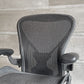 ハーマンミラー Herman Miller アーロンチェア Bサイズ ポスチャーフィット フル装備 クラシックカーボンメッシュ グラファイトベース ビル・スタンフ ＆ ドン・チャドウィック ♪