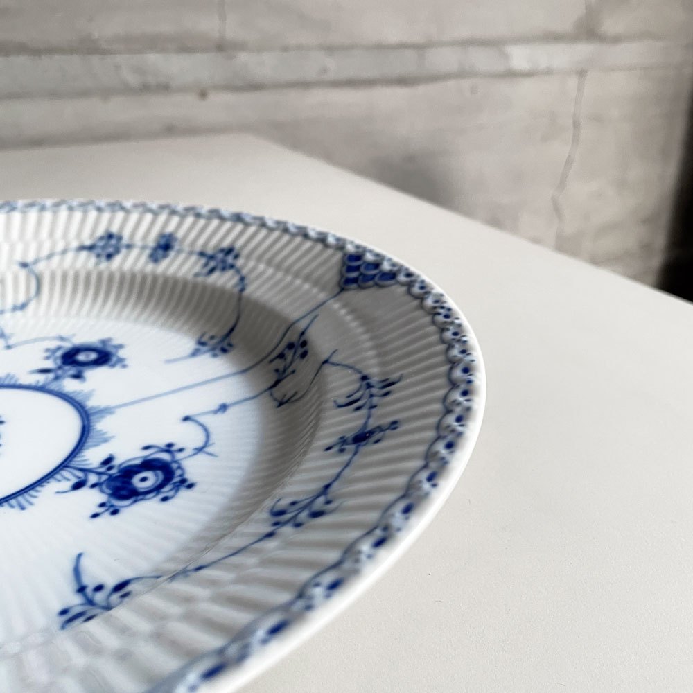 ロイヤルコペンハーゲン ROYAL COPENHAGEN ブルーフルーテッド ハーフレース ディーププレート 25.5cm 深皿 丸皿 陶器 北欧食器 廃番 美品 C ♪