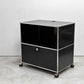 ユーエスエムハラー USMハラー USM Haller モジュラーファニチャー キャビネット シェルフ 1列2段 ドロップダウンドア キャスター付き グラファイトブラック 定価￥165,385- ●