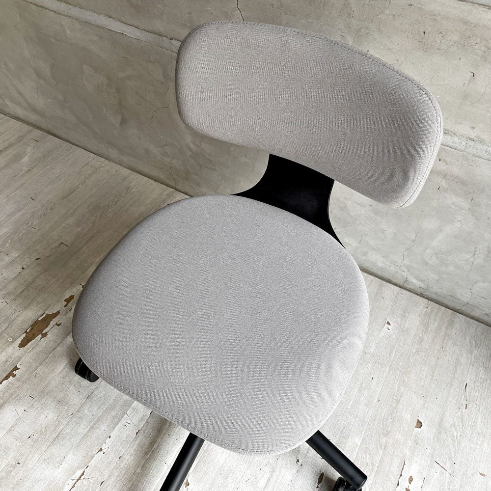ヴィトラ vitra ルーキー Rookie デスクチェア キャスターチェア コンスタンチン・グルチッチ グレー シンプルデザイン 定価￥78,100-  ♪
