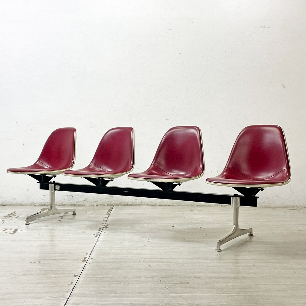 ハーマンミラー Herman Miller ビンテージ エアポートベンチ タンデムシート 4連 サイドシェル 3rd PVCレザー イームズ 希少 ●