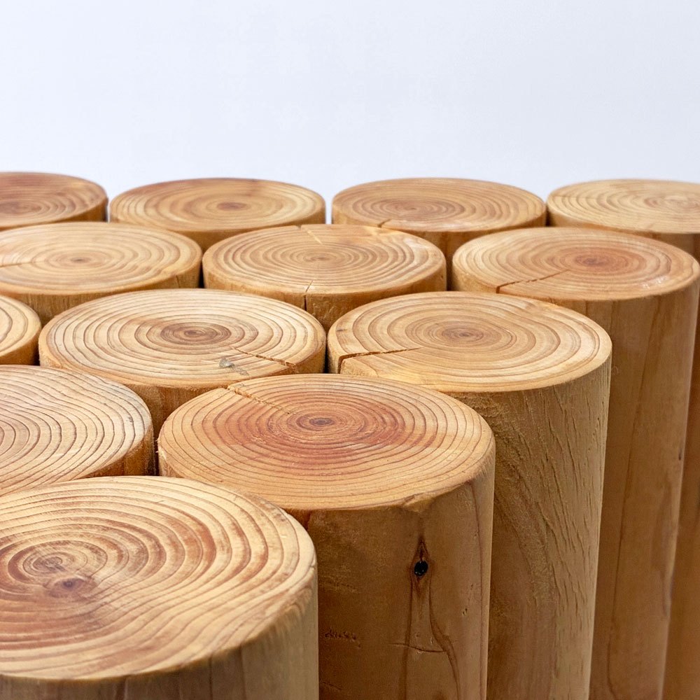 細い丸太を集めた サイドテーブル カフェテーブル H70cm ラッシング ベルト 天然木 無垢材 クラフト家具 ナチュラル ●