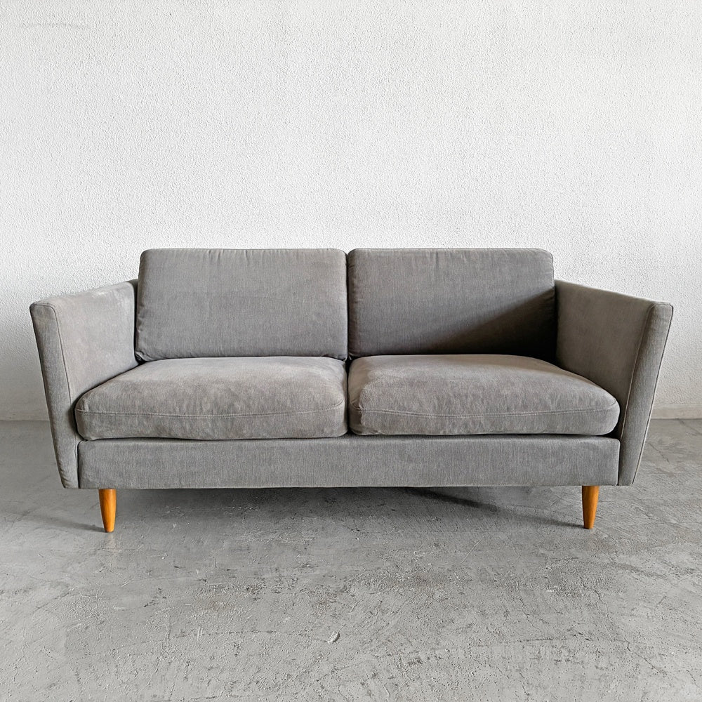 ボーコンセプト BoConcept オーサカ OSAKA 2人掛けソファ + オットマン ファブリック グレー オーク材 モダンデザイン 〓