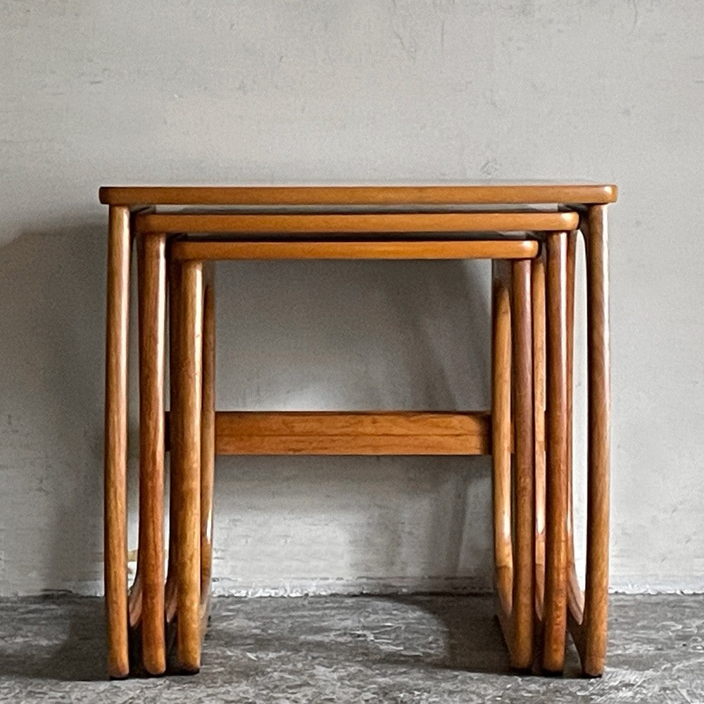 ネイサンファニチャー NATHAN Furniture バーリントン Burlington ネストテーブル チーク材 3連 入れ子式 UKビンテージ ■