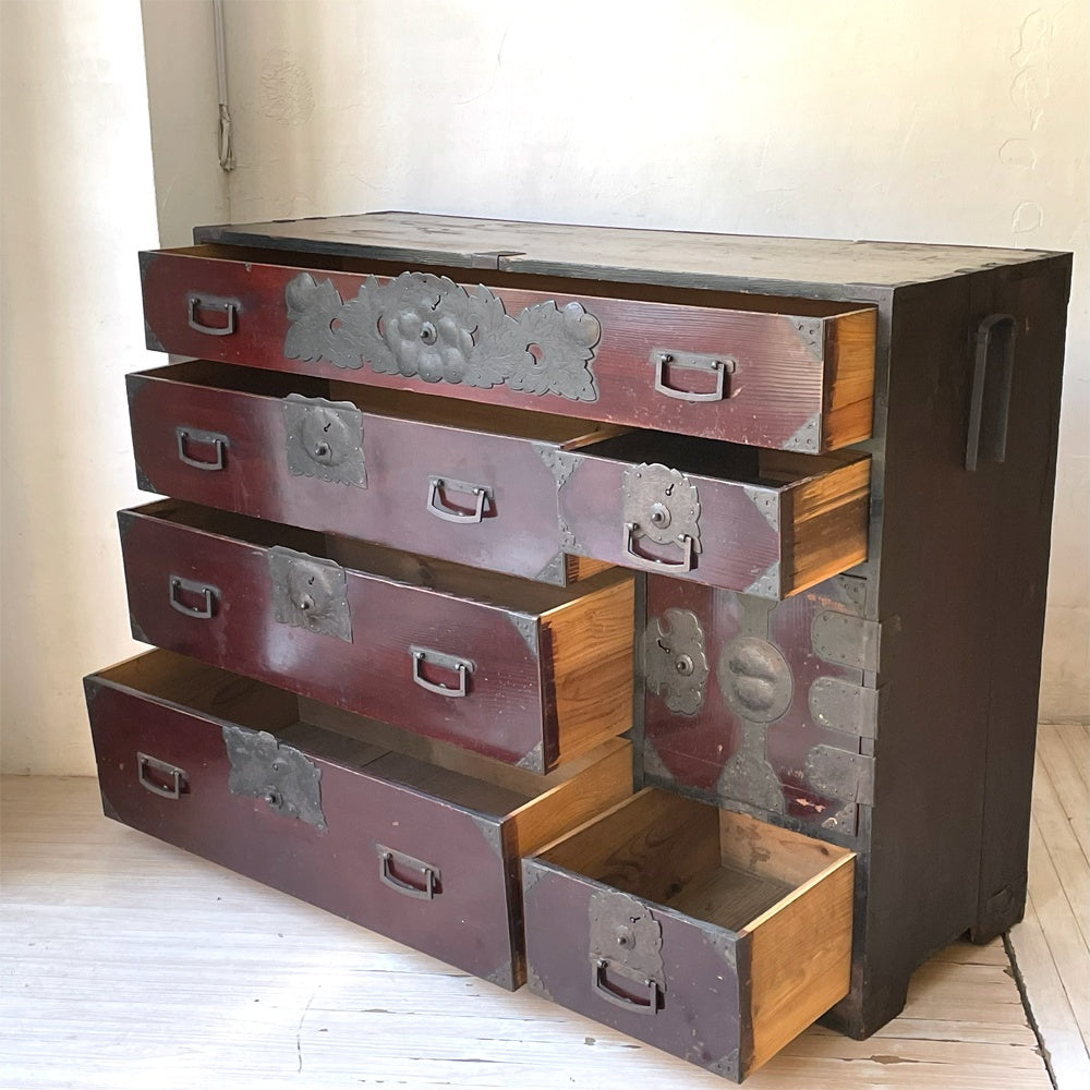 ジャパンビンテージ Japan Vintage 仙台箪笥 かくし収納・鍵付き 鉄金具 時代箪笥 和家具 民芸家具 古家具 伝統工芸 ★