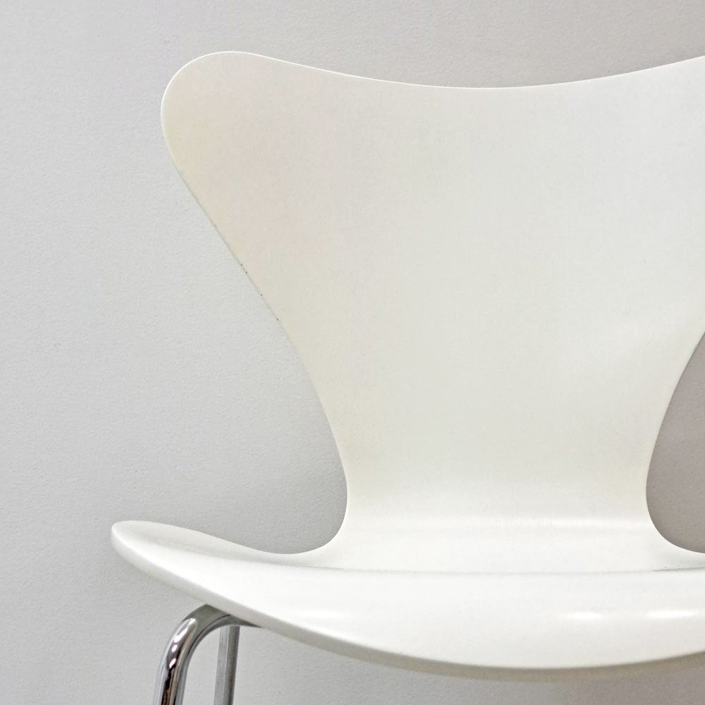 フリッツハンセン Fritz Hansen 3107 セブンチェア ホワイト ラッカー仕上げ スタッキング アルネ・ヤコブセン Arne Jacobsen デンマーク 北欧家具 A ●
