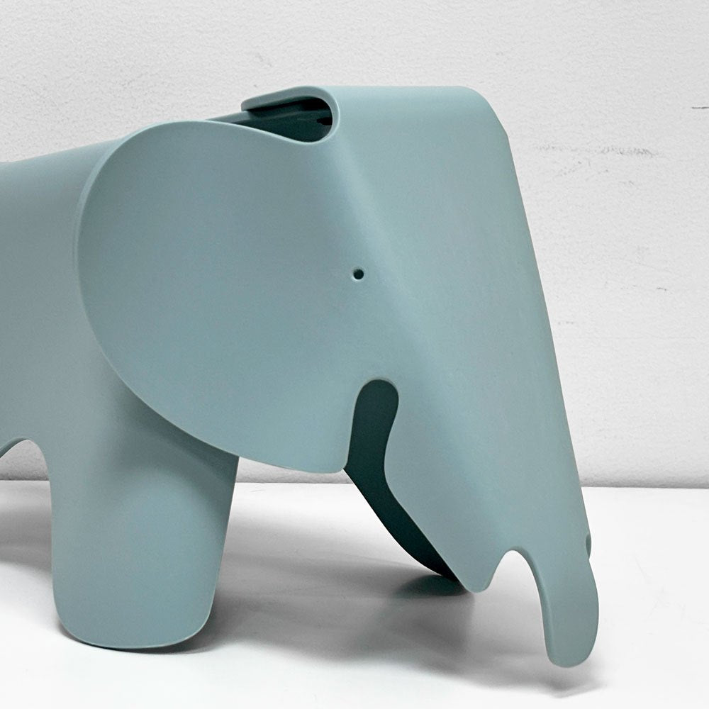 ヴィトラ Vitra イームズ エレファント スモール Eames Elephant Small オブジェ アイスブルー ポリプロピレン 店舗什器 未使用保管品 定価¥14,300- ●