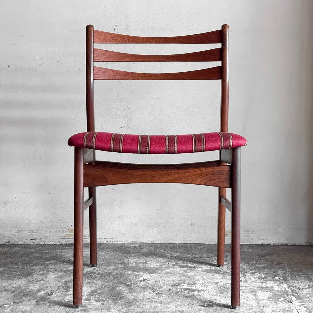 北欧ビンテージ Scandinabian Vintage チーク材 ダイニングチェア ラダーバック レッド系 ストライプ柄 北欧家具 B ■