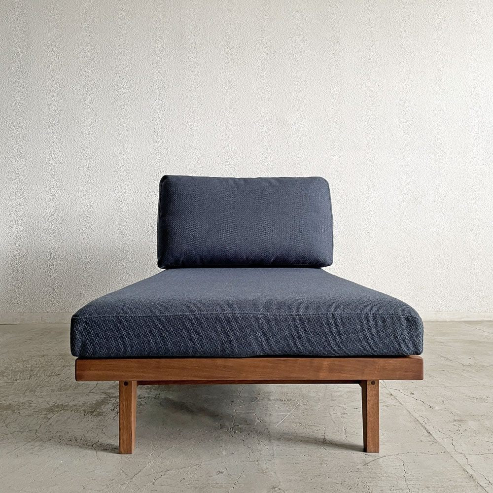 マスターウォール MASTERWAL コモンルーツ COMMON ROOTS ブリッジソファ BRIDGE SOFA アームレスカウチ 80 ファブリックシート ウォールナット無垢集成材 定価￥335,500- 展示品 〓