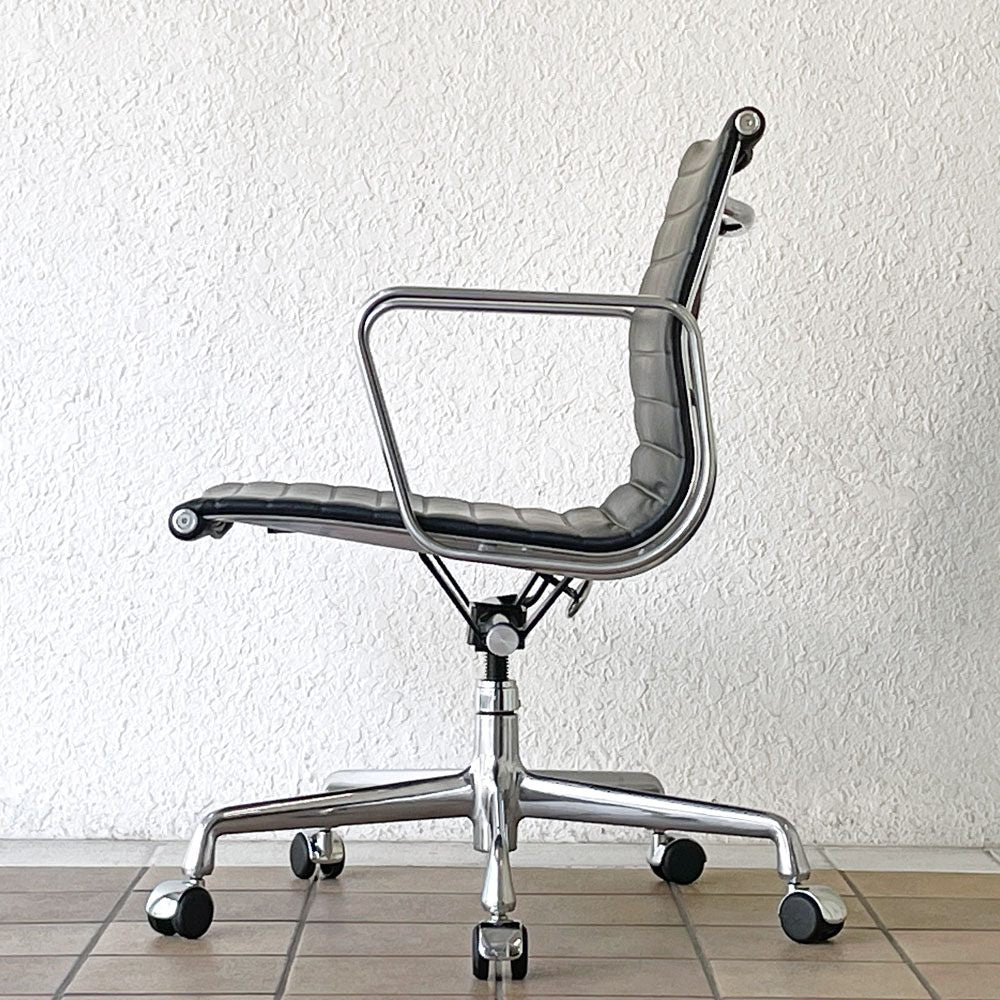 ハーマンミラー Herman Miller アルミナムグループ マネジメントチェア 本革 ブラック 5本脚 キャスター付 C&R イームズ ◇