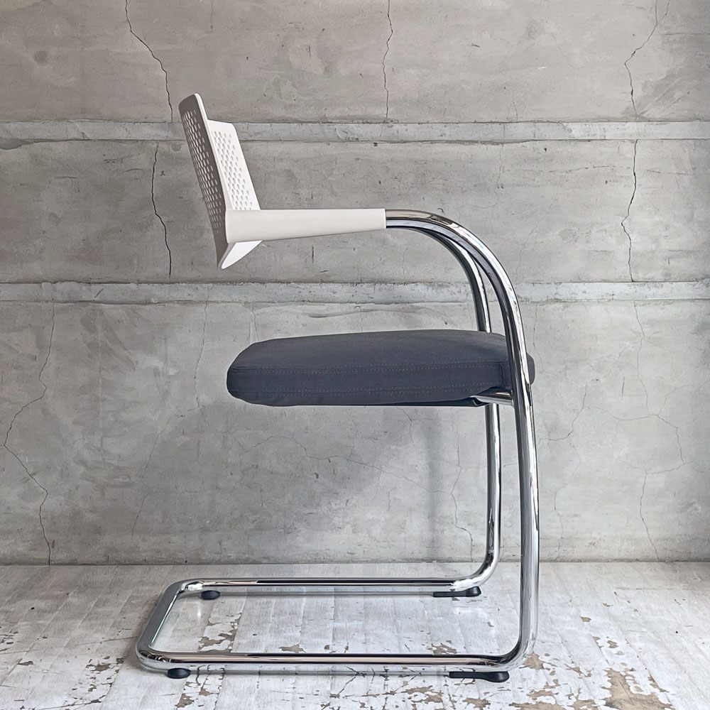 ヴィトラ vitra ビザビ2 Visavis2 アームチェア デスクチェア ホワイト/グレー カンティレバー スタッキング可能 アントニオ・チッテリオ B ♪