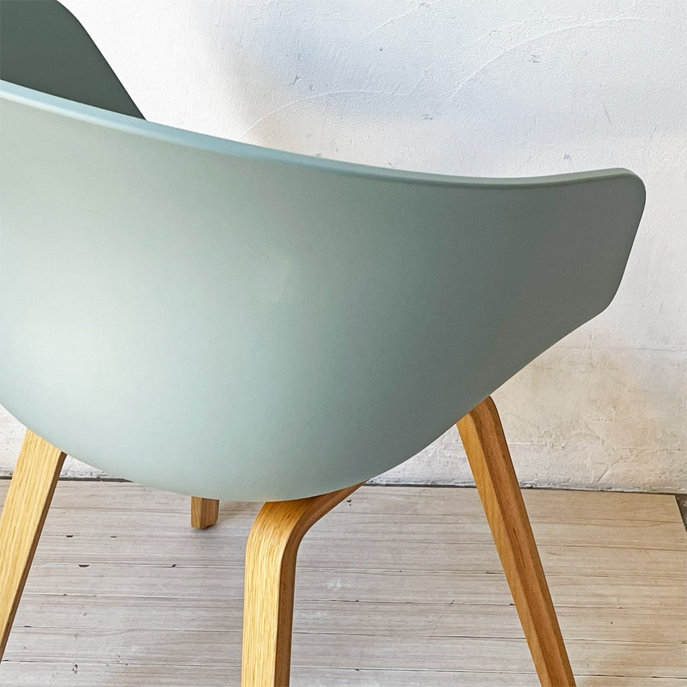 ヘイ HAY アバウト ア チェア ABOUT A CHAIR AAC22 アームチェア ダイニングチェア ダスティブルー ヒー・ウェリング 北欧家具 ￥59,400- ★