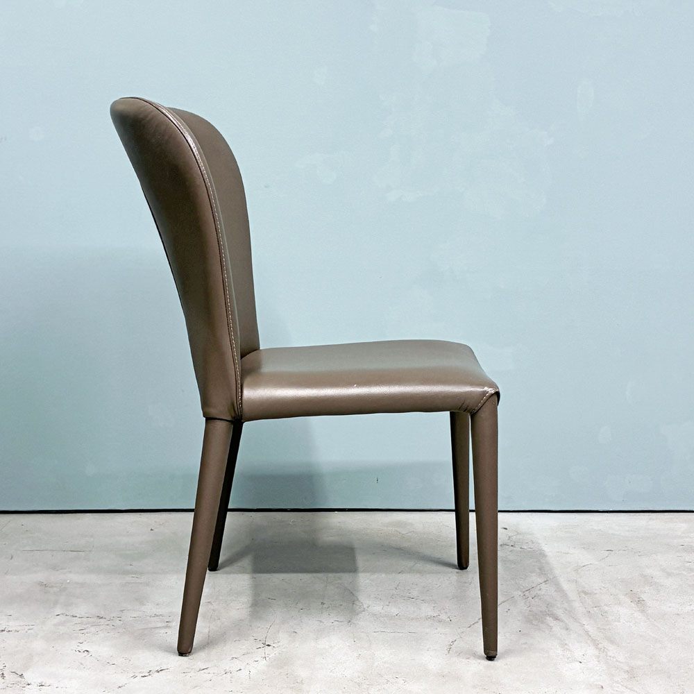 IDC大塚家具 OTSUKA フロイデ ダイニングチェア 本革 CL-579 モダンデザイン 廃盤品 ◎