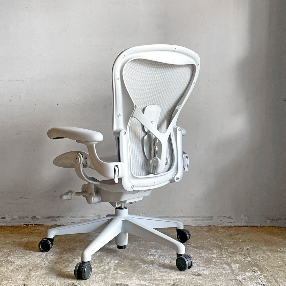 ハーマンミラー Herman Miller アーロンチェア リマスタード フル装備 Bサイズ ミネラル ポスチャーフィットSL デスクチェア オフィスチェア ビル・スタンフ ＆ ドン・チャドウィック ■