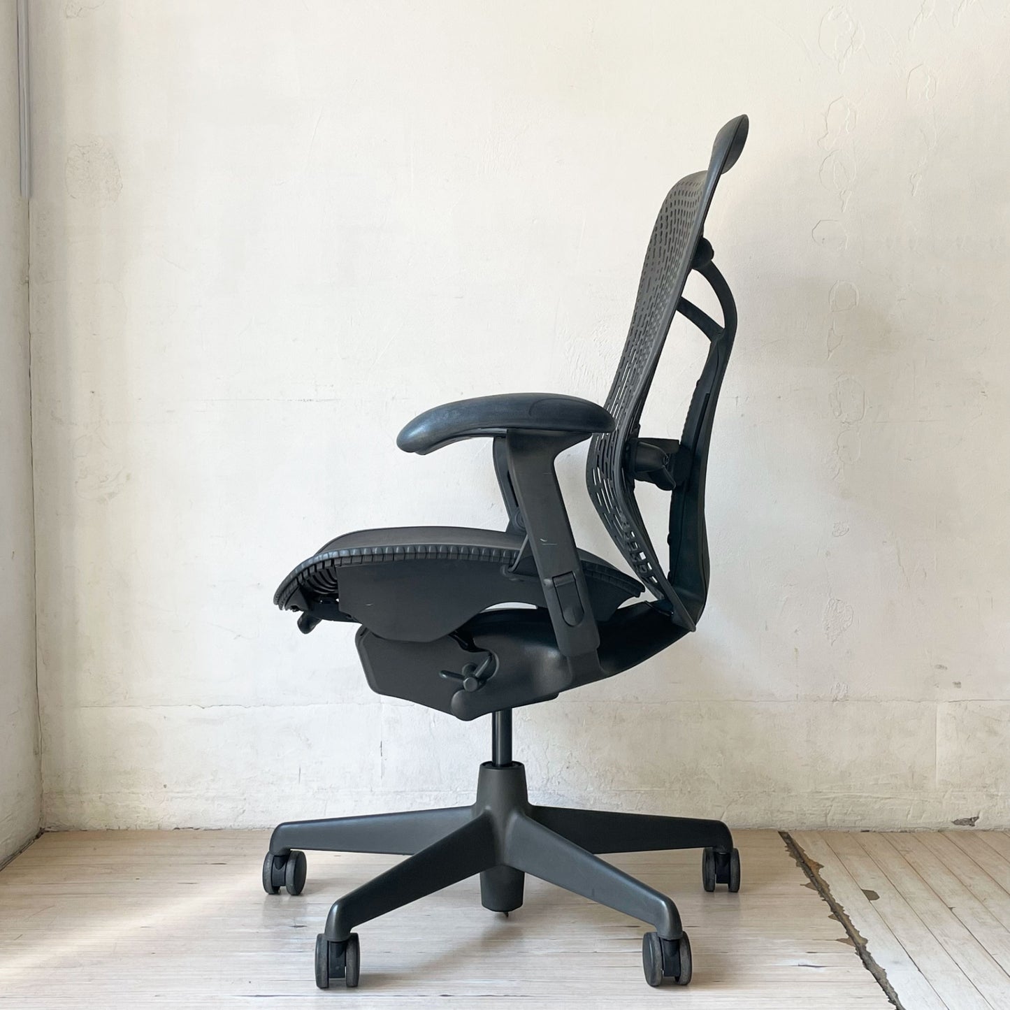 ハーマンミラー Herman Miller ミラチェア Mirra デスクチェア グラファイトベース グラファイトフレーム B ★