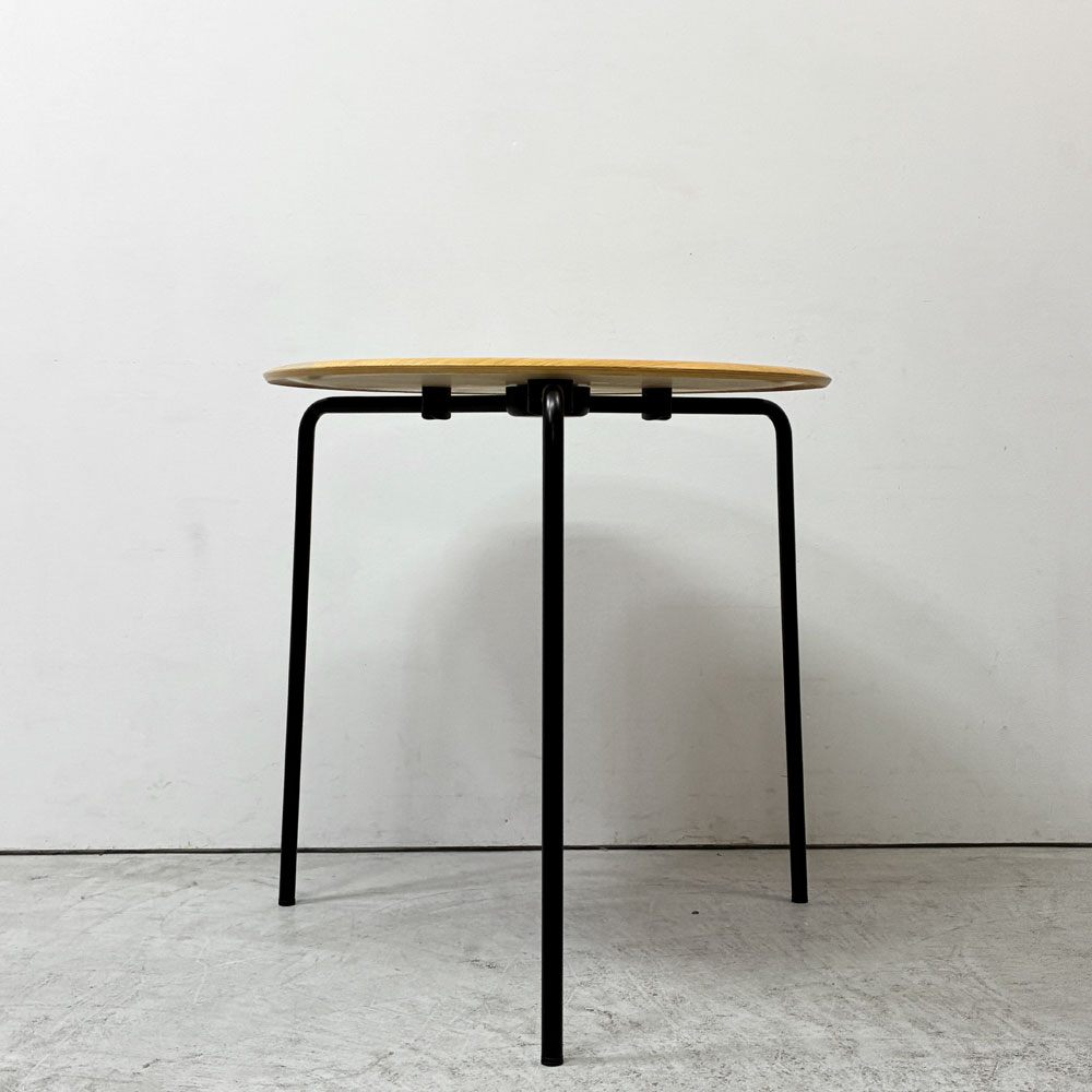 エンゲルブレヒト Engelbrechts ケヴィ KEVI 2010 ダイニングテーブル オーク材 プライウッド カフェテーブル 70cm 3本脚 ヨルゲン・ラスムッセン デンマーク 未使用品 美品 B ●