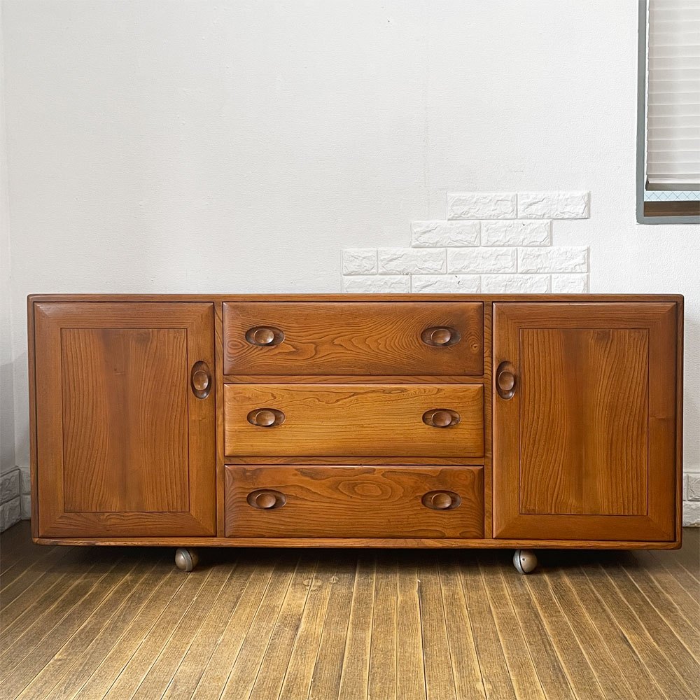アーコール Ercol ウインザーサイドボード リビングボード キャビネット エルム材 W155cm キャスター付 UKビンテージ 英国家具 現状品 ◎