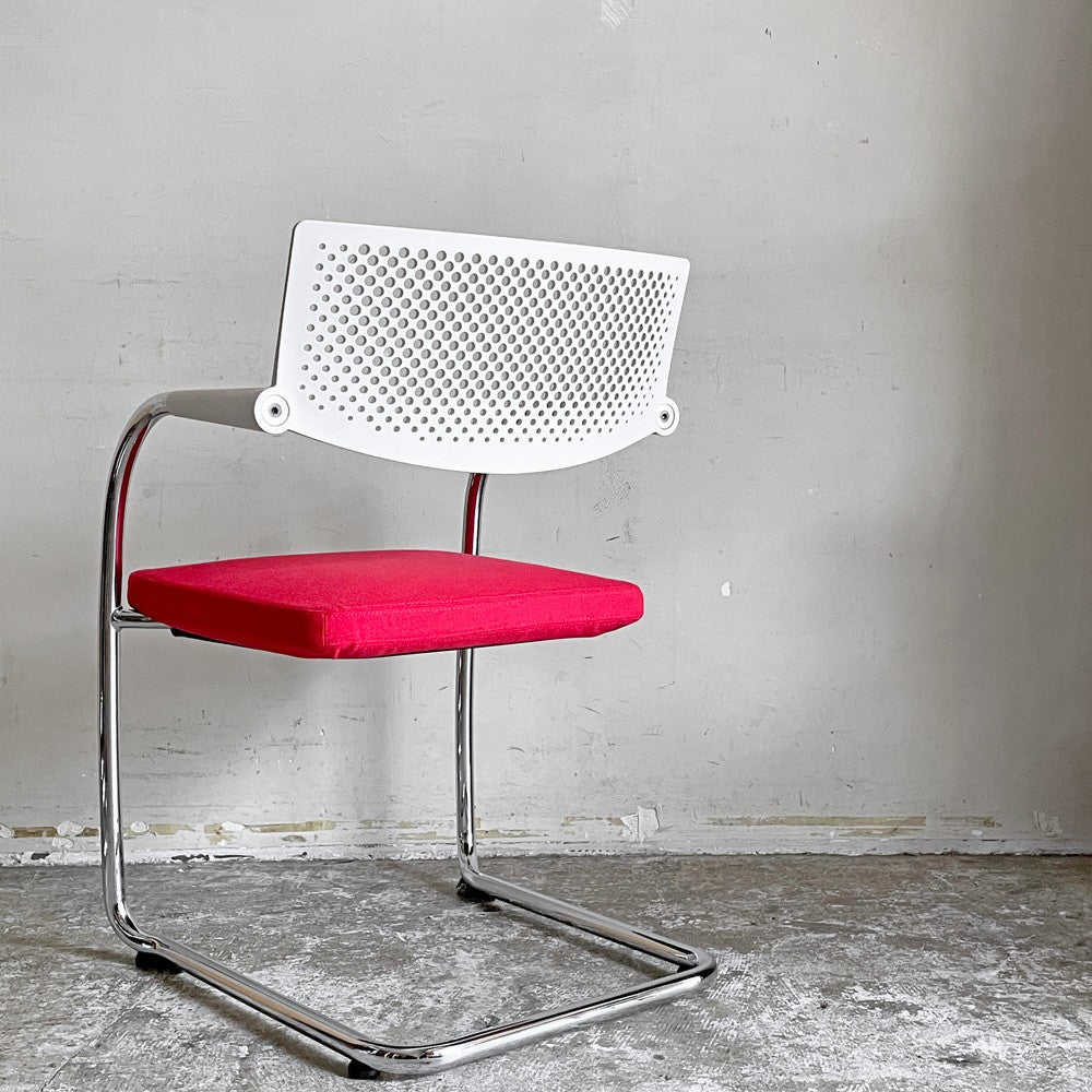 ヴィトラ vitra ビザビ2 Visavis2 アームチェア デスクチェア ホワイト/レッド系 カンティレバー スタッキング可能 アントニオ・チッテリオ A ■