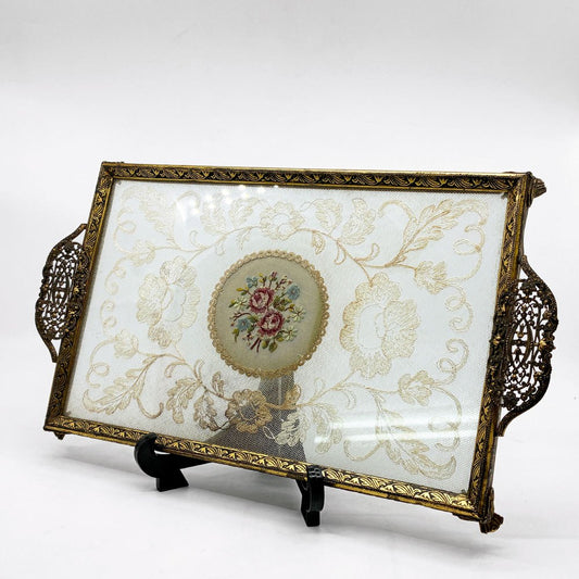 UKビンテージ 真鍮ｘガラス ドレッシングトレイ バニティトレイ タンブールレース 刺繍 プチポワン ●