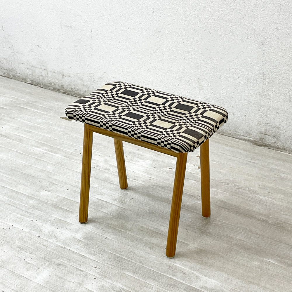 イデー IDEE ハリコットスツール HARICOT STOOL ホワイトアッシュ無垢材 ファブリック ヨハンナ・グリクセン ドリス ブラック 数量限定 廃番 北欧スタイル ●