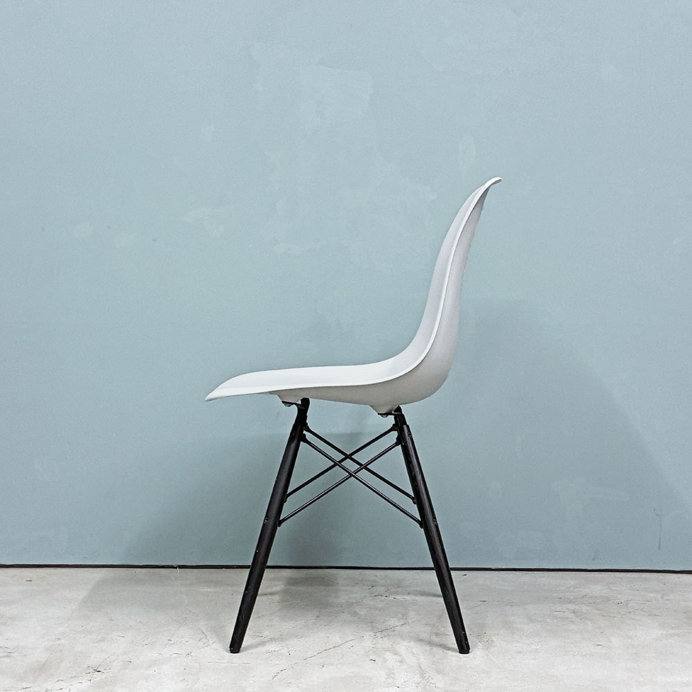 ハーマンミラー HermanMiller サイドシェルチェア ドゥエルレッグ ブラック×エボニー ポリプロピレン製 イームズ ミッドセンチュリー ◎