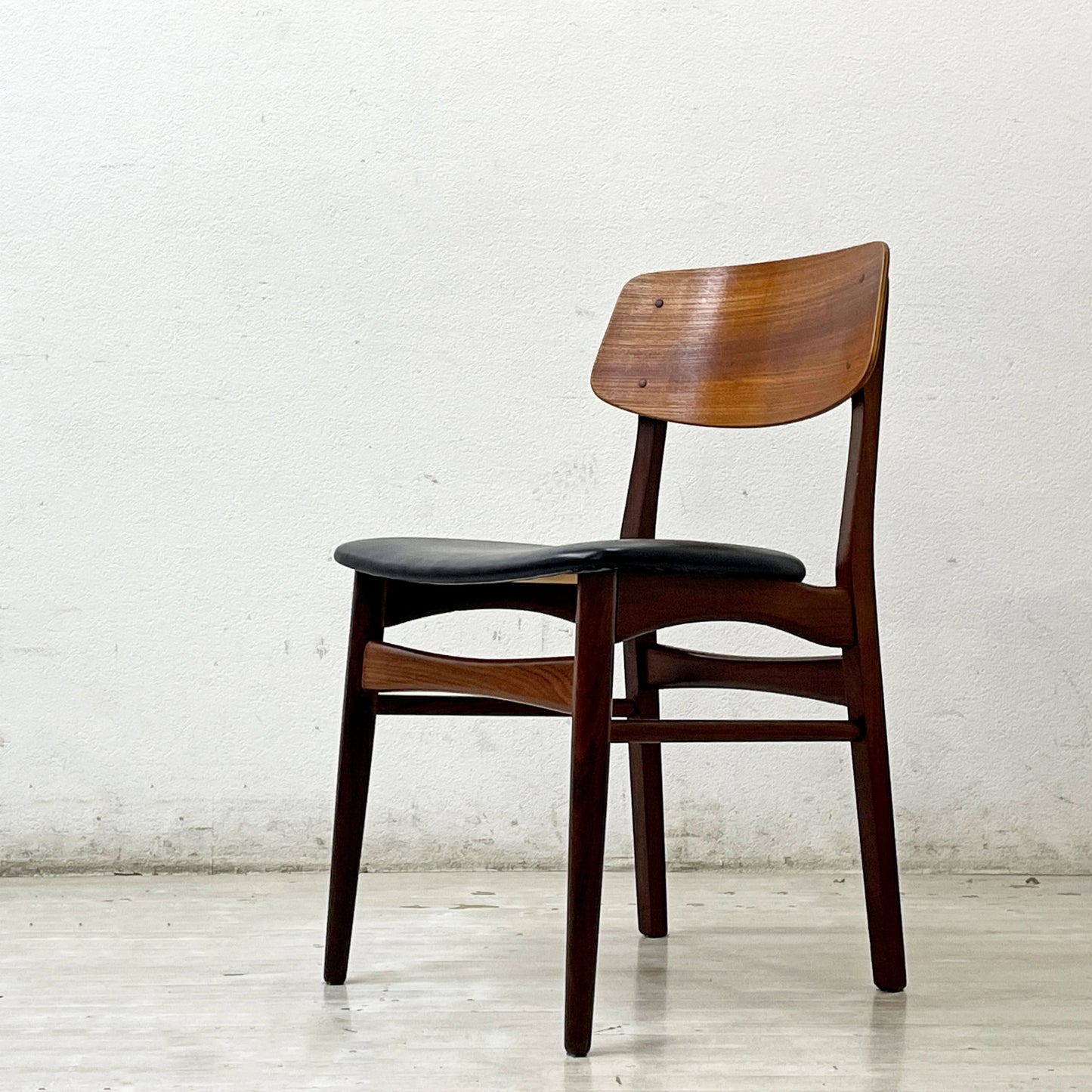 ファーストラップ FARSTRUP Model 208A ダイニングチェア チーク×アフロモシア材 レザー デンマーク ビンテージ 北欧家具 B ●