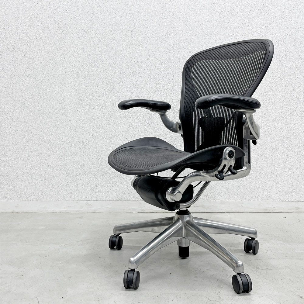 ハーマンミラー Herman Miller アーロンチェア Bサイズ ポスチャーフィット クラシックカーボンメッシュ ポリッシュドアルミベース ビル・スタンフ ＆ ドン・チャドウィック 〓