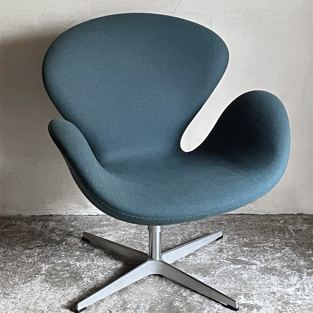 フリッツハンセン Fritz Hansen スワンチェア SWAN ラウンジチェア グリーン ファブリック アルネ・ヤコブセン ミッドセンチュリー 北欧 参考定価￥668,580～ ■