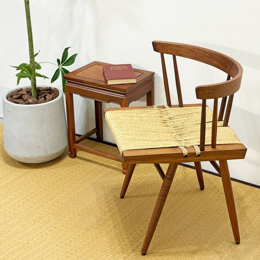 桜製作所 グラスシートチェア GRASS SEATED CHAIR  アームチェア ウォールナット無垢材 い草 ジョージ・ナカシマ George Nakashima 焼印有 ●