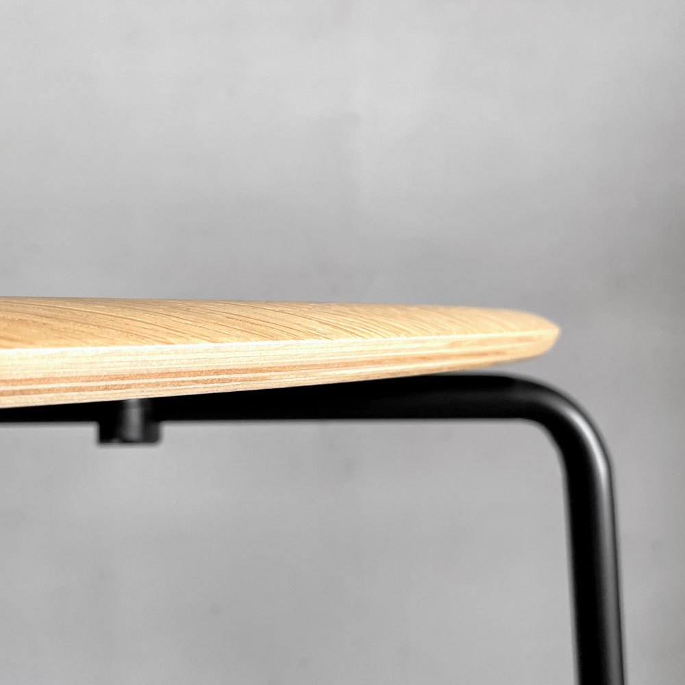 エンゲルブレヒト Engelbrechts ケヴィ KEVI 2010 ダイニングテーブル オーク材 プライウッド カフェテーブル 70cm 3本脚 ヨルゲン・ラスムッセン デンマーク 未使用品 ■