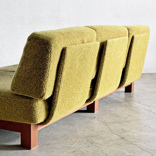 トラックファニチャー TRUCK FURNITURE ラウンジソファ 3シーター LOUNGE SOFA 3-SEATER 3人掛け ウォールナット無垢材 F-41 モスグリーン ブークレ 廃番色 参考定価￥328,900 現状品 〓