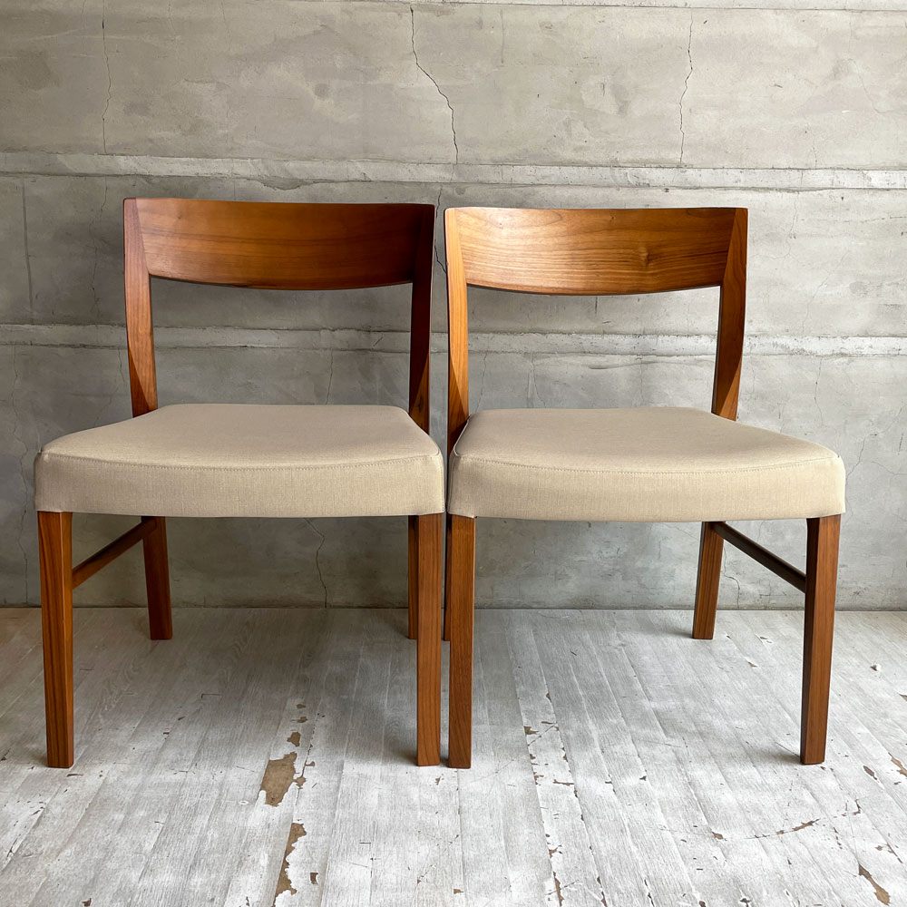 カリモク Karimoku CT53 食堂椅子 ダイニングチェア ウォールナット無垢材 マニエラ生地 2脚セット 販売価格￥161,260- ♪