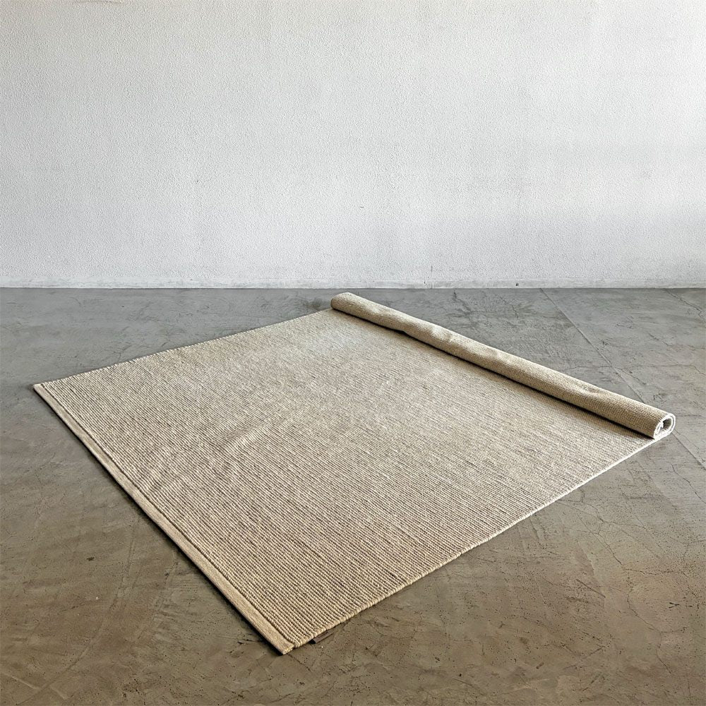 クヴァドラ Kvadrat キナサン Kinnasand アラム Aram2 ウールラグ 255×200cm オフホワイト系 平織り デンマーク 〓