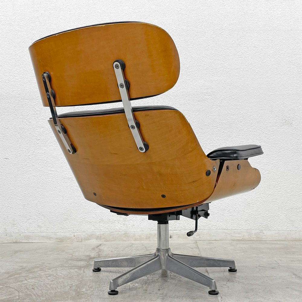 イームズ ラウンジチェア & オットマン付き チャールズ＆レイ・イームズ C&R Eames リプロダクト 現状品 〓