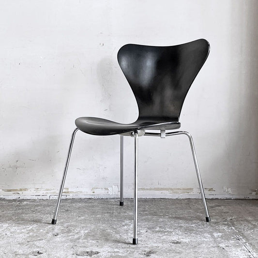 フリッツハンセン Fritz Hansen セブンチェア ブラックラッカー アルネ・ヤコブセン スタッキングチェア デンマーク 1997年製 C ■